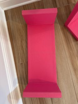 Floating wall shelves (2)