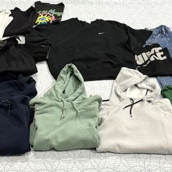 LOT 15 PIECES BOYS MENS HOODIES T SHIRTS JEANS CARGO PANTS SIZE SMALL MENS BOYS SIZE 16 NIKE OLD NAVY HOLISTER