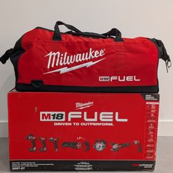 Milwaukee M18 FUEL 18V Brushless Cordless Combo Kit with Batteries, Charger, 2 Tool Bags (7-Tool)
