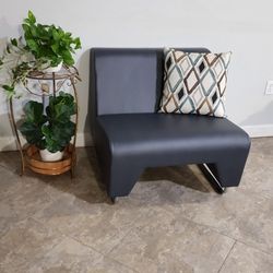 Accent Chair, Modern Style