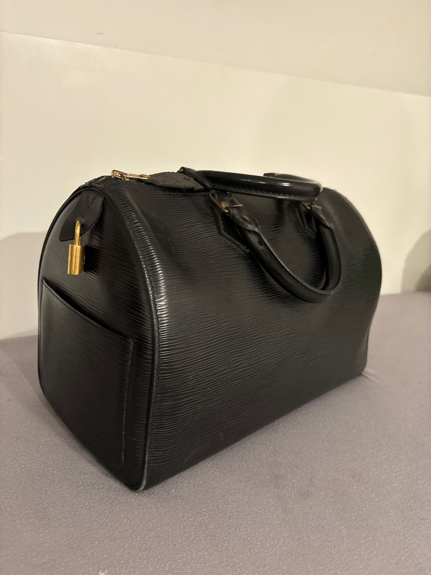 LV Louis Vuitton Authentic Epi-leather Antique Gangster Bag / Tote 