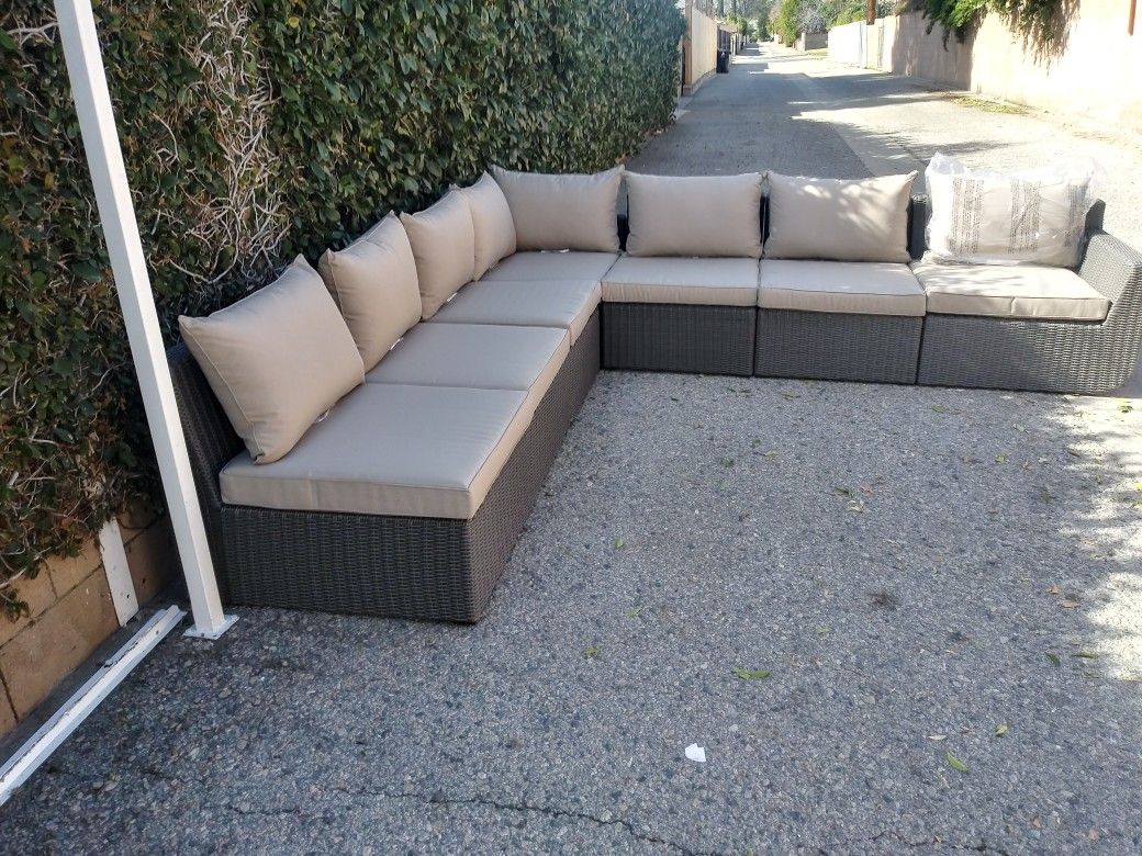 Outdoor patio furniture set