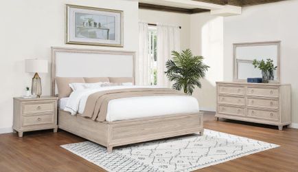 Bedroom set 4 pc Queen size Washed Oak finish, Cream fabric, New Especial price 