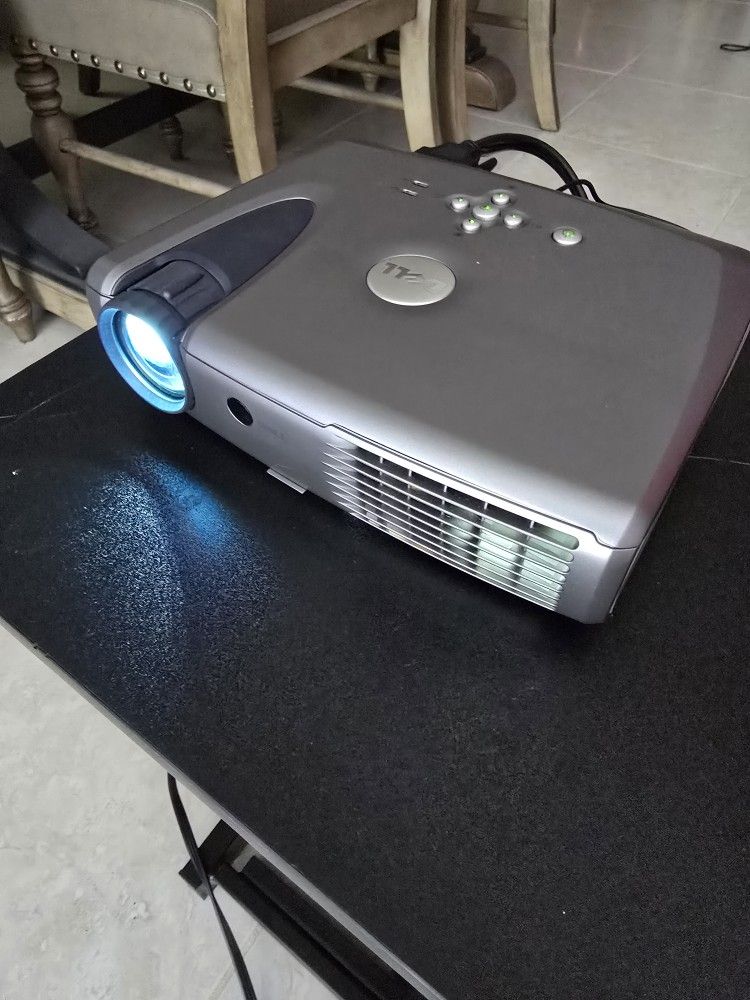 DELL Mini Projector With Free HDMI Adapter And Leather Bag