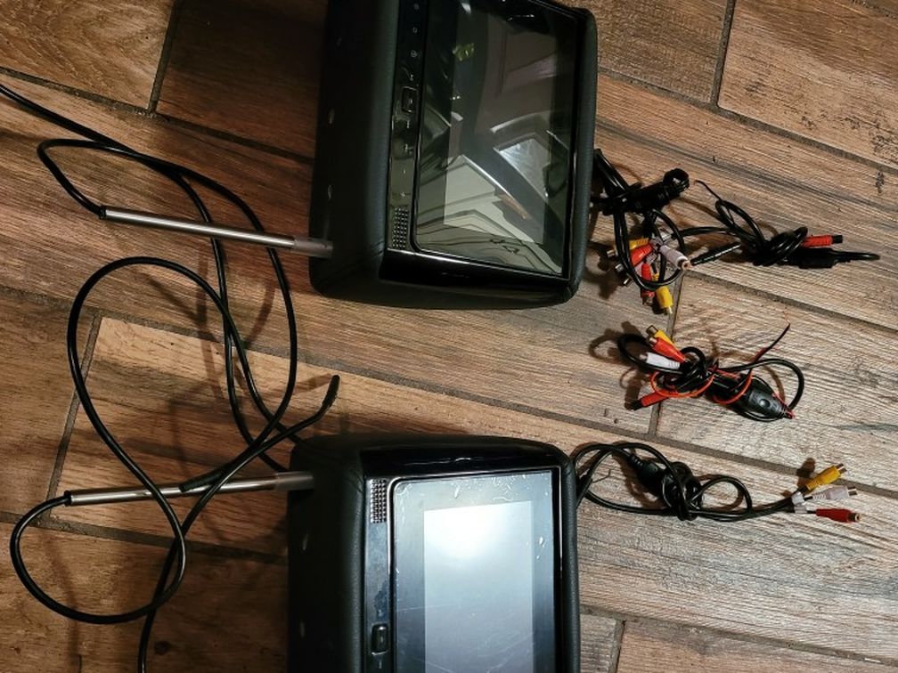 Chameleon BSD-705 headrests/DVD players