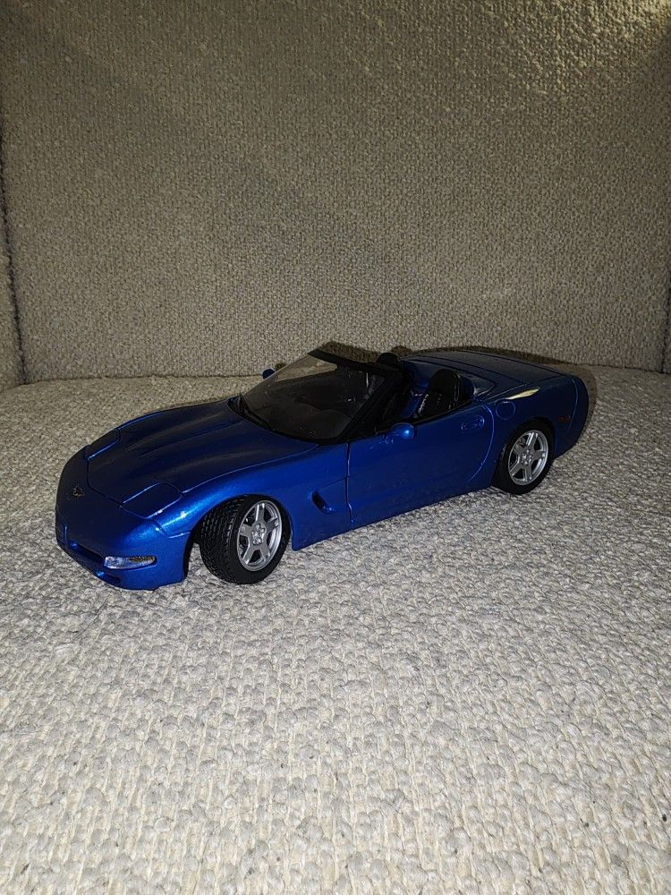 Model 1.18 Scale 1998 Corvette Convertible