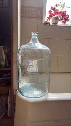 Vintage 5-gallon glass water carboy/jug with blue tint