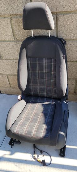 Volkswagen GTI Seat. Driver