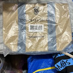  Victoria’s Secret  Straw Tote Brand New 