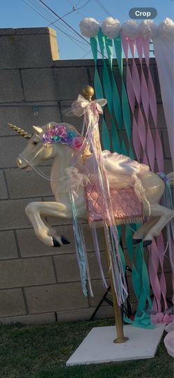 Horse carousel prop