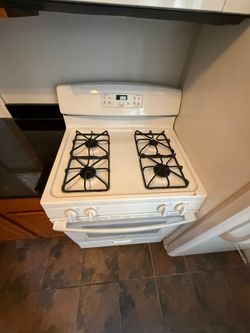 GE 30" Freestanding Gas Range, 4-Burner, White, JGBS60DEK