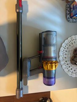 Dyson Vacuum with all the accessories