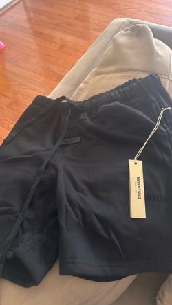 black essential shorts
