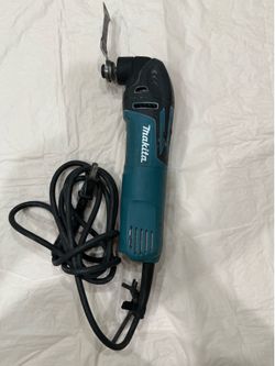 Makita TM3000C  Variable-Speed Oscillating Multi-Tool