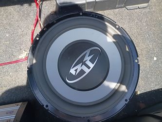 10in Rockford Sub with box an amplifier
