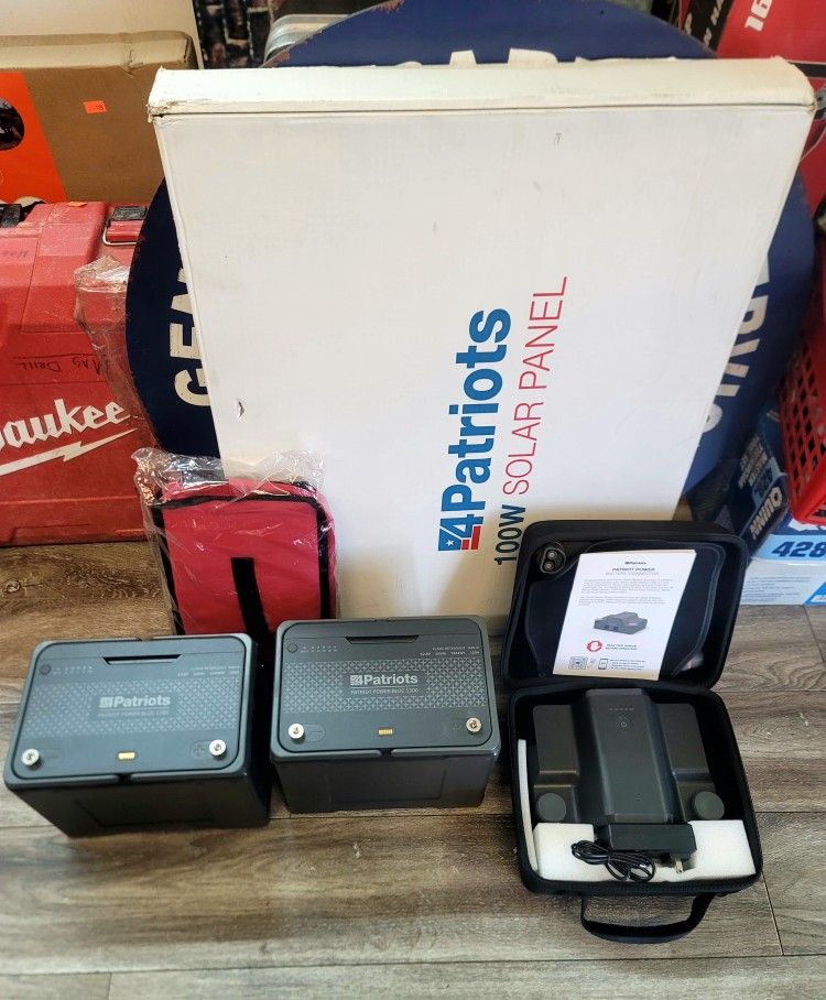 4Patriot Power Generator Set, Includes Solar Panel And 2 Power Bloc 1300x Batteries.
(BRAND NEW)