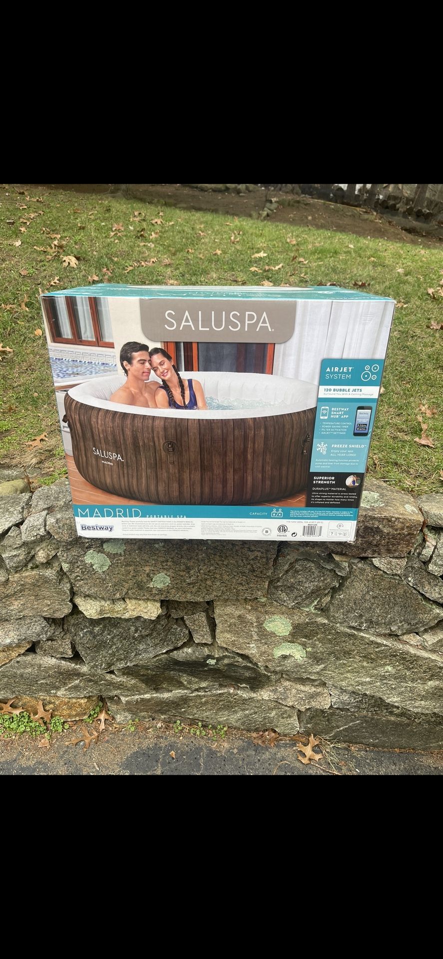 BRAND NEW Bestway SaluSpa Inflatable Hot Tub (2-4 Person)