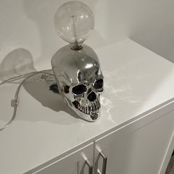 Skull Lamp