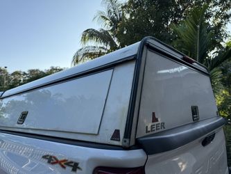 Truck bed topper 8 Ft Bed