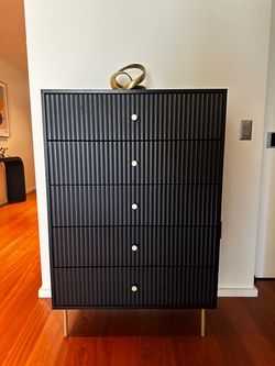 Black Fluted 5-Drawer Tall Dresser with Gold Legs
