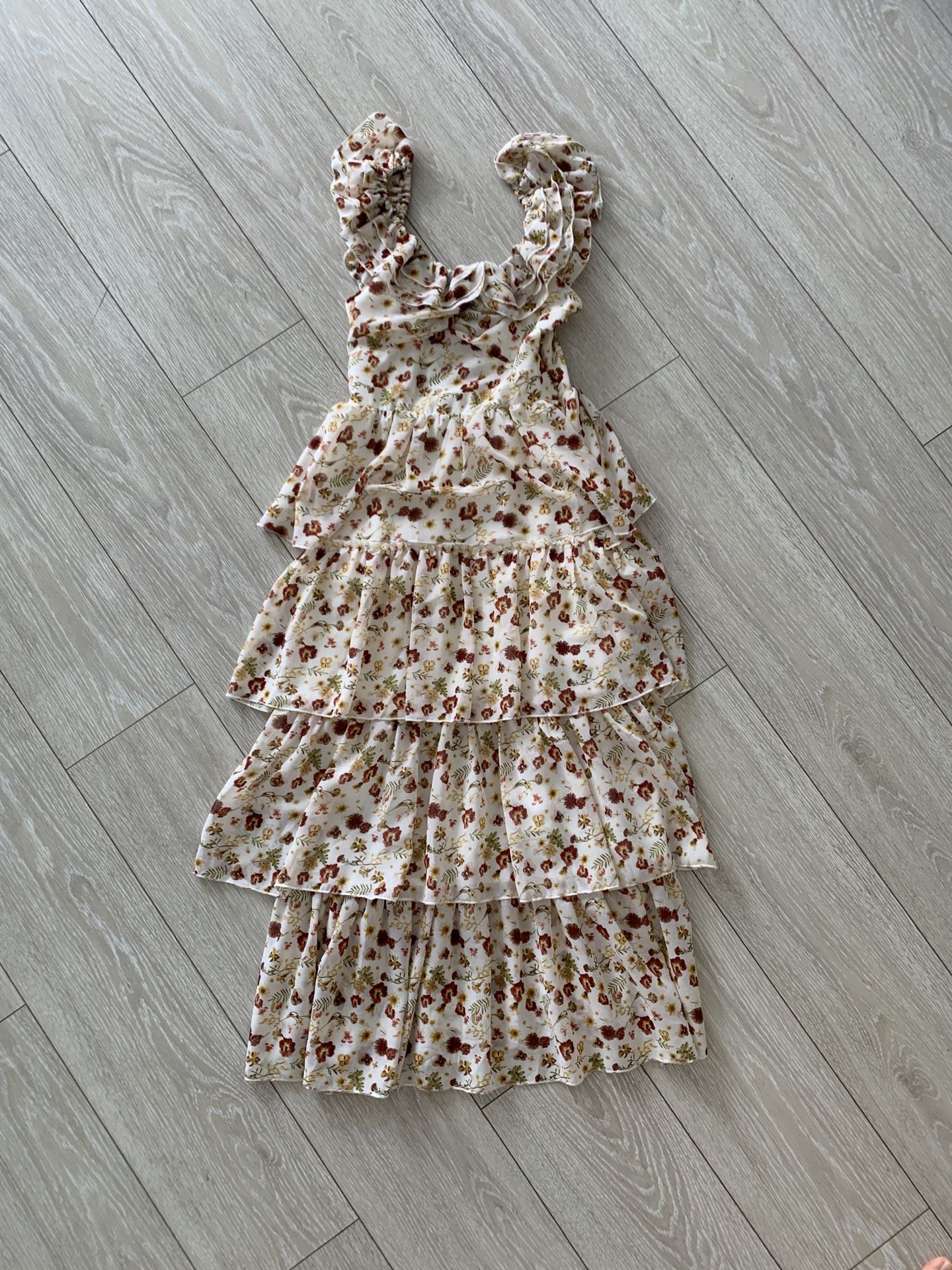 Forever 21 Ivory Floral Tiered Sundress – Size M – New Without Tags