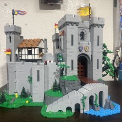 Retired 90th Anniversary Lion Knights Castle LEGO