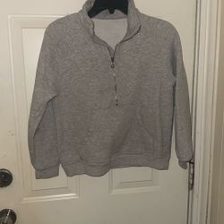 Grey Sweatshirt 