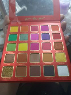 Kara beauty flower after hrs eyeshadow palette