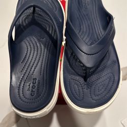 Croc Men’s Navy Blue & White Flip Flop Like NEW 
