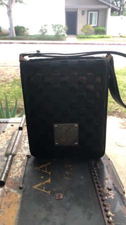 Louis Button Patent  Purse