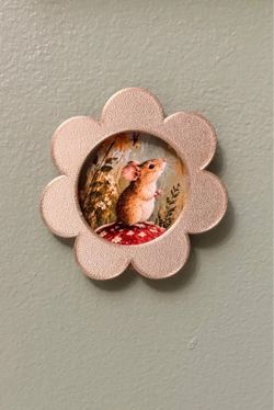 Vintage inspired little mice in a flower wall decor frame