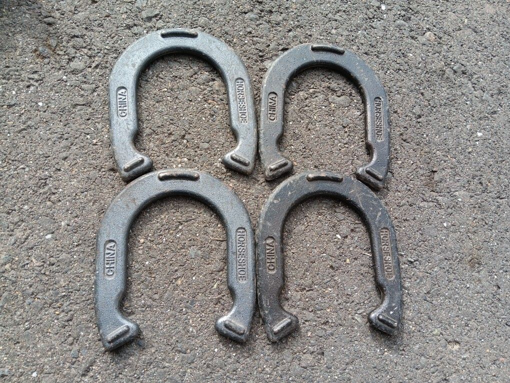 Set Of 4 Metal Horse Shoes
