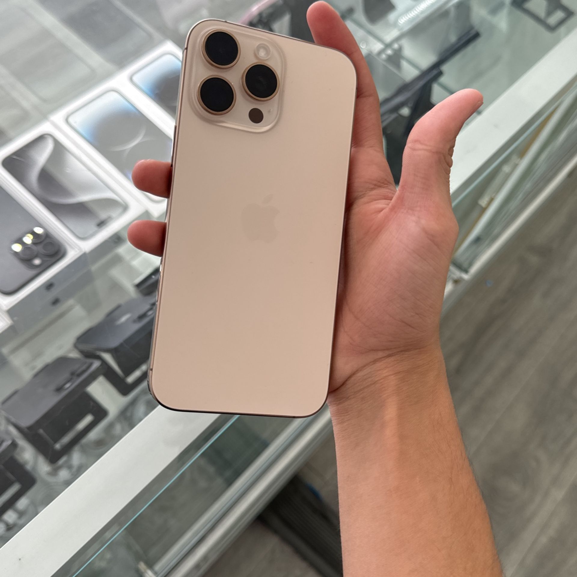 iPhone 16 pro Max Unlocked 1tb