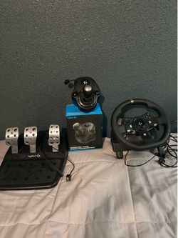 Logitech G920 Driving Force Racing Wheel and Pedals, Force Feedback + Logitech G Driving Force Shifter - Xbox Series X|S, Xbox One and PC, Mac - Black