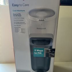 Honeywell 1.7-Gal Cool Moisture Humidifier Brand New 