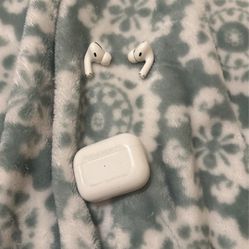Selling Airpods With Faulty Case