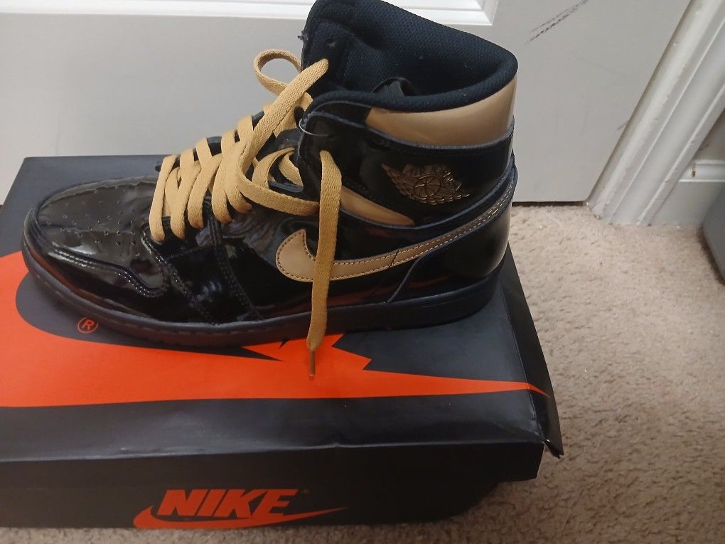 Size 12 Retro 1 Gold Black Size ( Deadstock)