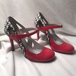 Oh DEER , TART, Hot Pink/ Black & White  6 1/2 M