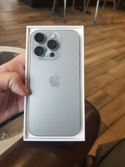 iPhone 16 Pro 256 gb At&t