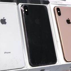 iPhone XS 64gb Unlocked Excellent Condition $349 Each 