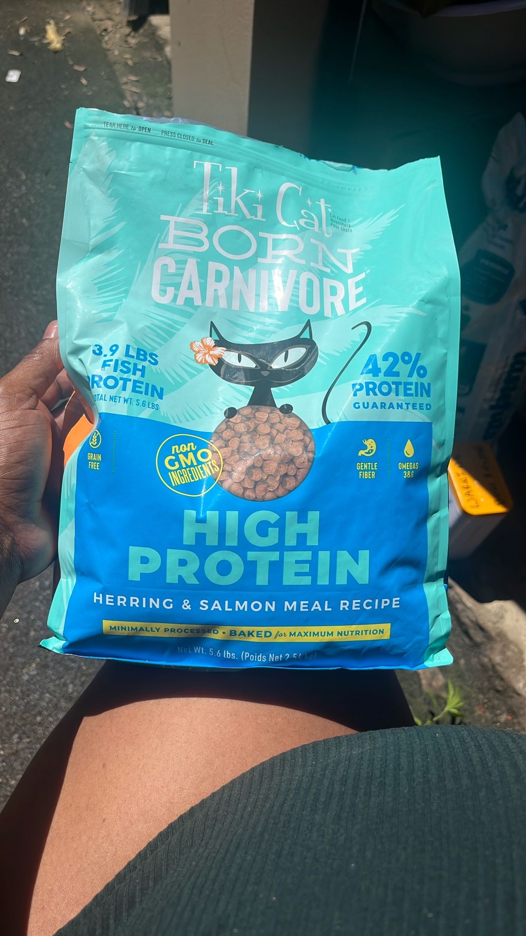 TIKI CAT Born Carnivore cat Food