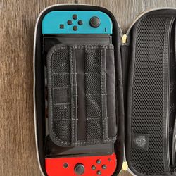 Nintendo switch OLED Model, works but is not charged in picture