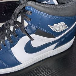Armory Navy Air Jordan 1 Mid Size 13  & 11, 12.5