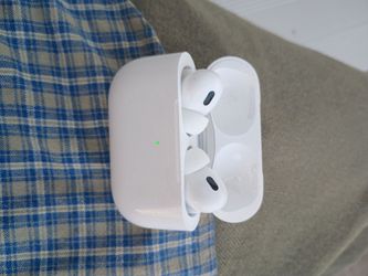 Apple AirPods Pro 3  ANC with Charging Case