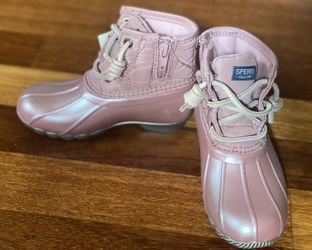 New SPERRY Girl’s Pink Quilted Boots Size 8