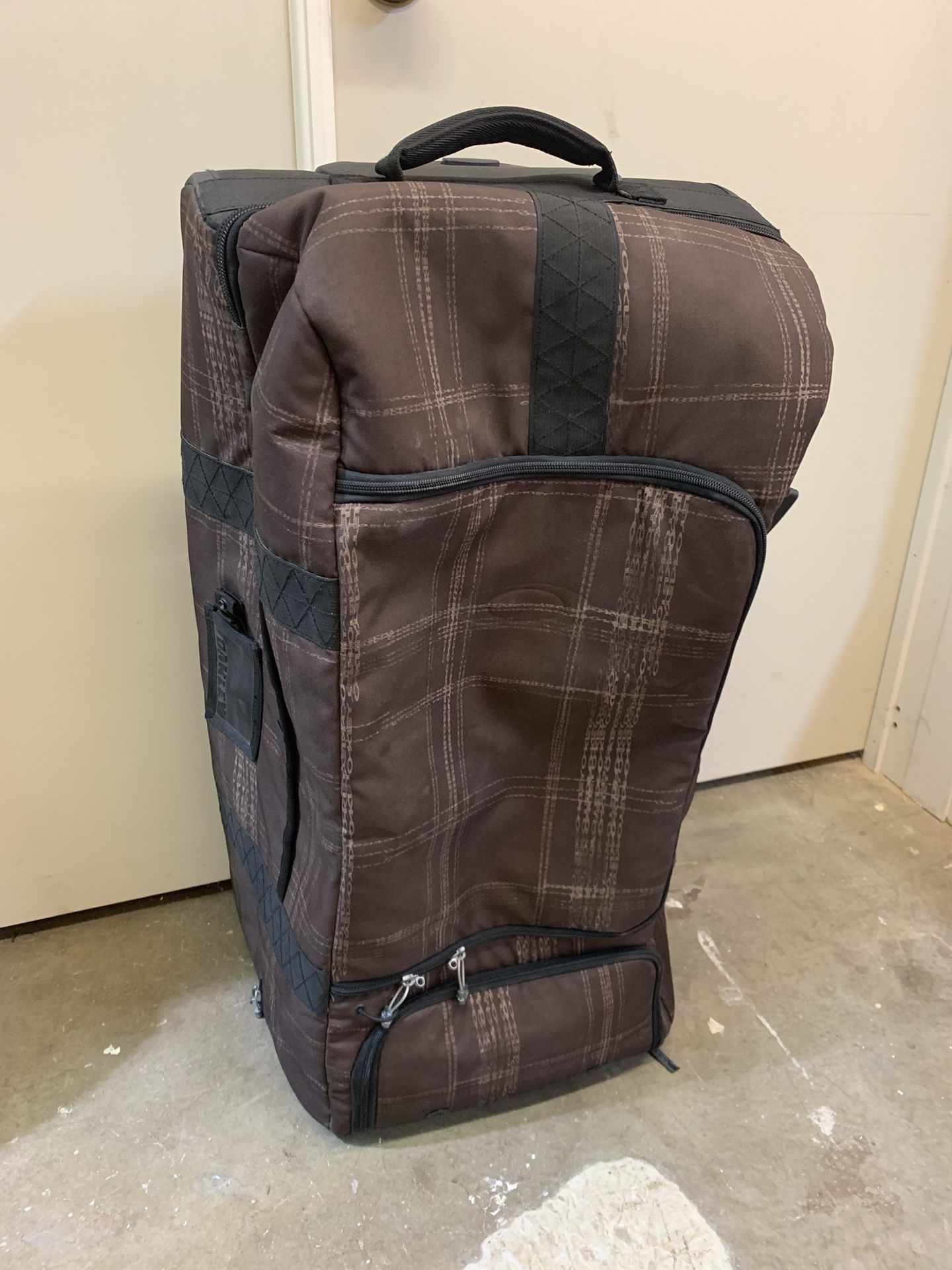 Oakley Luggage Snowboard Outdoor Bag - Very good condition!