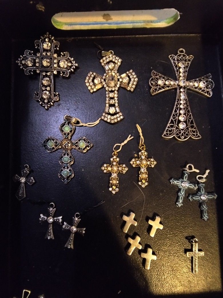 Cross Charms/Pendants