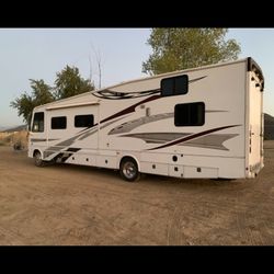 2007 Outlaw Rv Toyhauler RARE 37ft