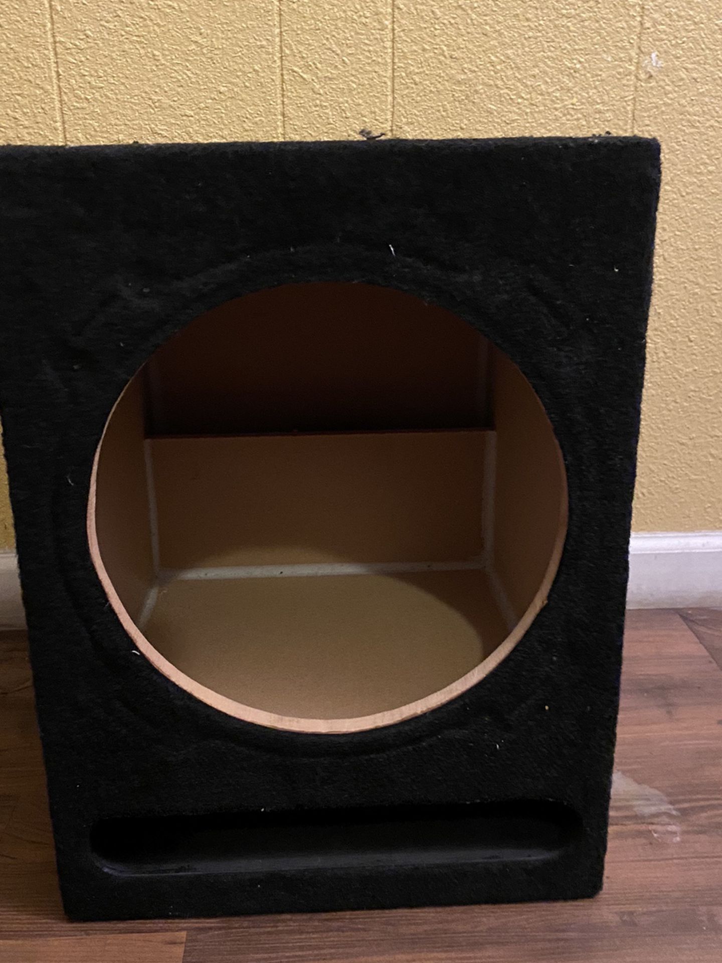 Subwoofer sealed Box