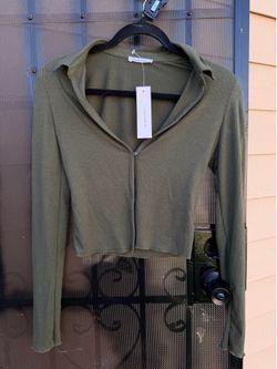 Woman’s Longsleeve Top